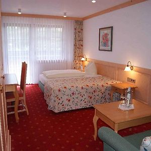 Standard Zimmer mit Kingsize-Bett